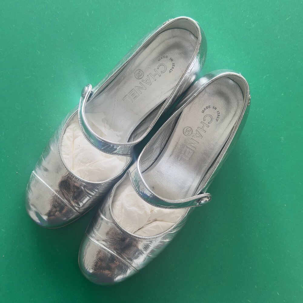 Chanel Mary Jane flats ballet pumps interlocking CC logo silver 38